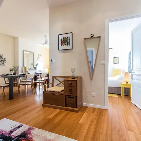 Gioffredo 14 - Spacious With Balcony 아파트