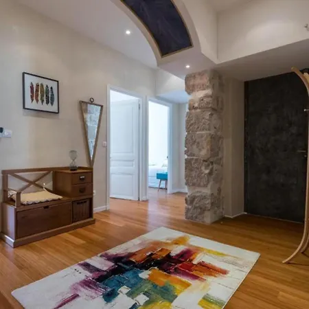 Gioffredo 14 - Spacious With Balcony Apartament